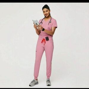 BNWT FIGS Women's Pink Chalk Set Zamora jogger Petite scrub pants S & Rafaela S